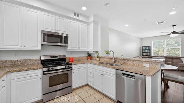 Detail Gallery Image 10 of 30 For 16 Wesley Way, Mission Viejo,  CA 92691 - 2 Beds | 2/1 Baths