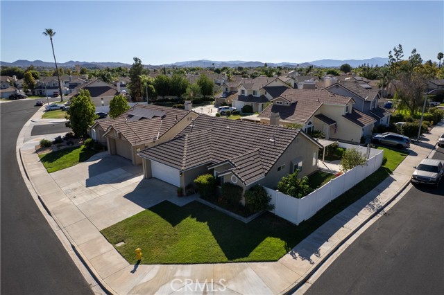 30421 Teal Brook Drive, Menifee CA: https://media.crmls.org/medias/16efe556-6f56-4abd-916a-15263e03167b.jpg