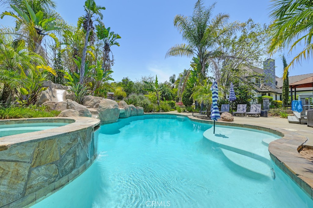 MLS #SR25180692 img 4