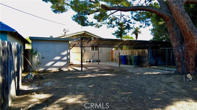 3688 Hoover Street, Riverside CA: https://media.crmls.org/medias/16f08a2c-e8db-43b6-ae2f-3f5748fbc7a2.jpg