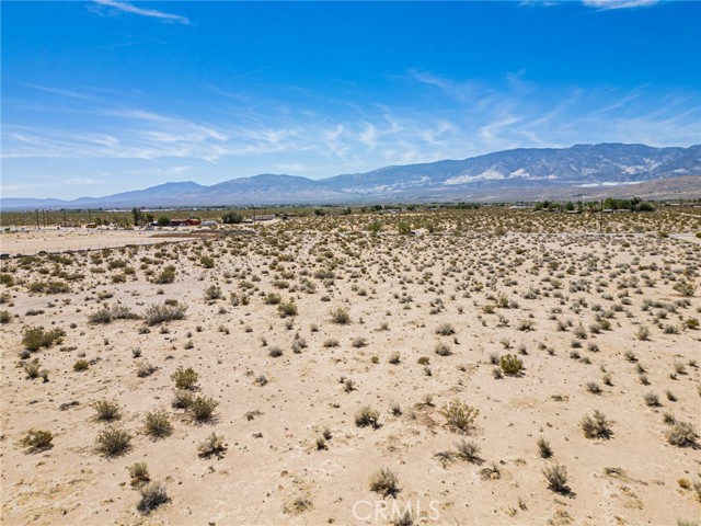 34700 Rabbit Springs Road, Lucerne Valley CA: https://media.crmls.org/medias/16f0ea5d-cd5f-4df7-9b71-f2ee32e92fe6.jpg