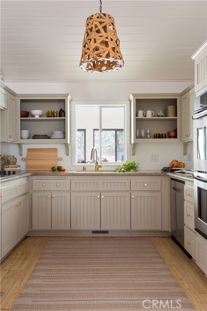 Detail Gallery Image 7 of 39 For 2000 Baldwin Lake Rd, Big Bear City,  CA 92314 - 4 Beds | 2 Baths