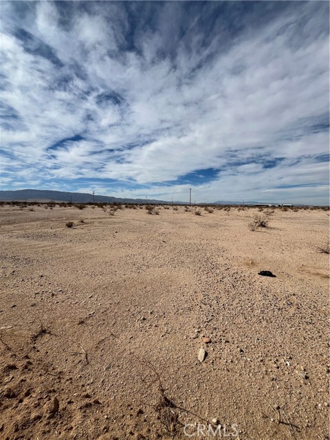 3256 Falderman Avenue, 29 Palms CA: https://media.crmls.org/medias/16f1fc88-8a65-4f70-b997-2fa1379f8d88.jpg