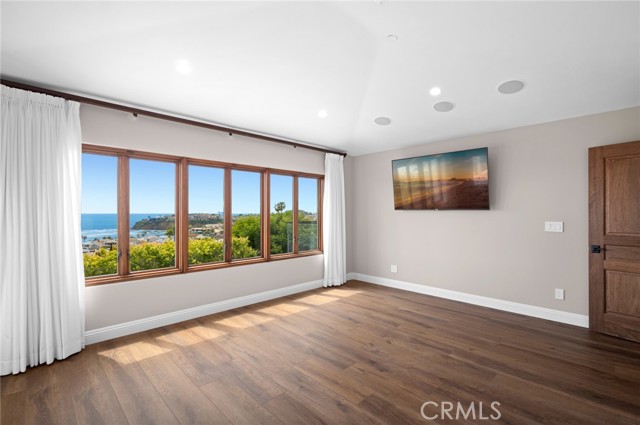 374 Ledroit Street, Laguna Beach CA: https://media.crmls.org/medias/16f2123e-c159-48c4-a1f2-0f1a95c80bd4.jpg