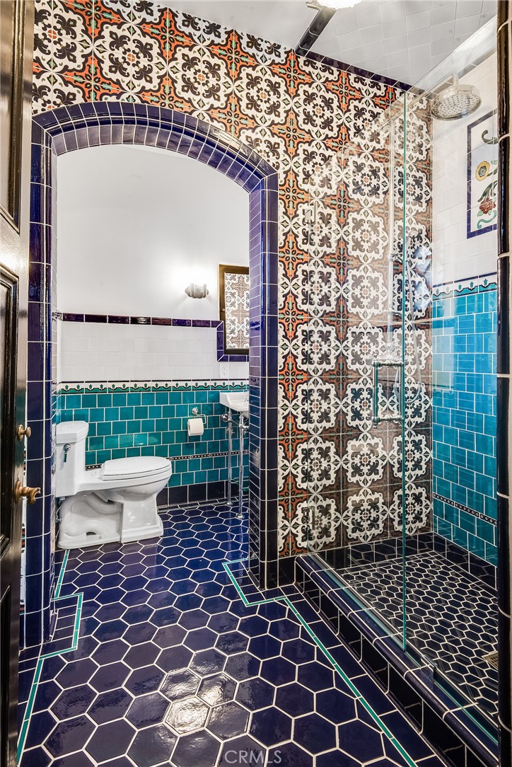 https://media.crmls.org/medias/16f2b197-9b74-40b4-9dfa-6ea8a8eb19fa.jpg?preset=X-Large