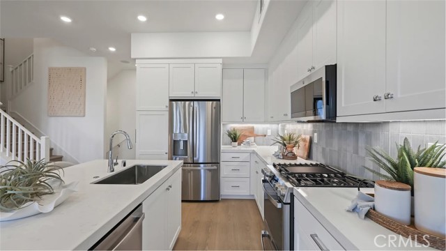 Detail Gallery Image 3 of 28 For 1405 Snowberry Pl, Montebello,  CA 90640 - 3 Beds | 2/1 Baths