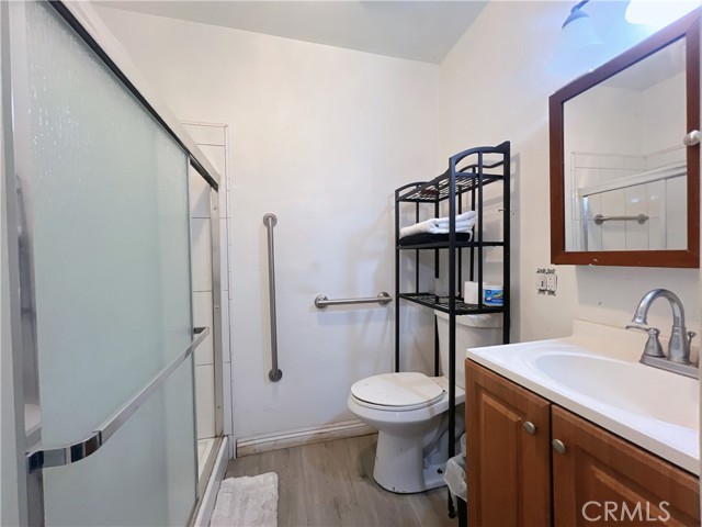 Detail Gallery Image 4 of 10 For 132 W Saxon Avenue, San Gabriel,  CA 91776 - 5 Beds | 3 Baths