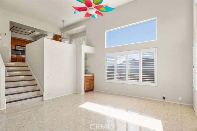 Detail Gallery Image 12 of 53 For 723 Regent Ct, Santa Paula,  CA 93060 - 4 Beds | 2/1 Baths