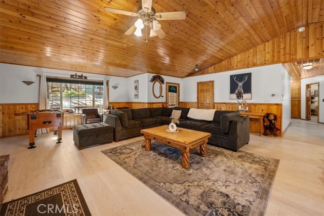 Detail Gallery Image 4 of 27 For 41640 Mockingbird, Big Bear Lake,  CA 92315 - 3 Beds | 2 Baths