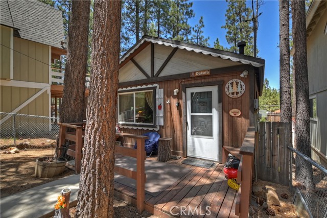 Detail Gallery Image 2 of 22 For 407 Sugarloaf Bld, Big Bear City,  CA 92314 - 2 Beds | 1 Baths