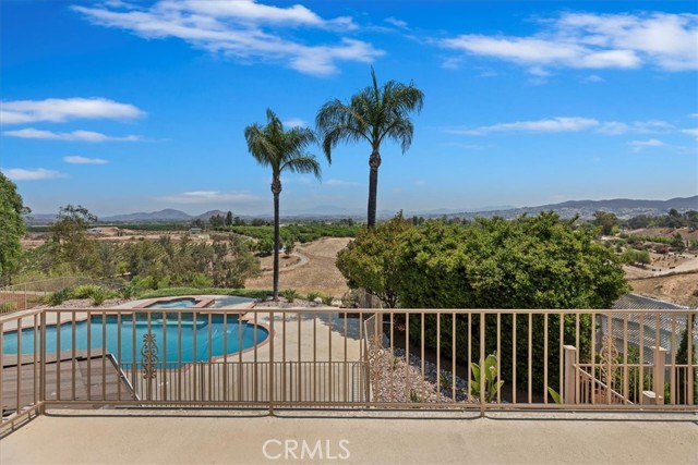 40624 Calle Cancion, Temecula CA: https://media.crmls.org/medias/16f48f45-975c-44fc-9424-18891e7183a8.jpg