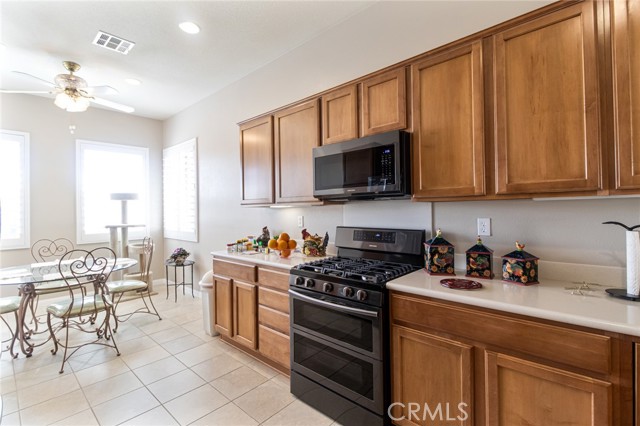 Detail Gallery Image 2 of 26 For 19484 Lynbrook, Apple Valley,  CA 92308 - 2 Beds | 2 Baths