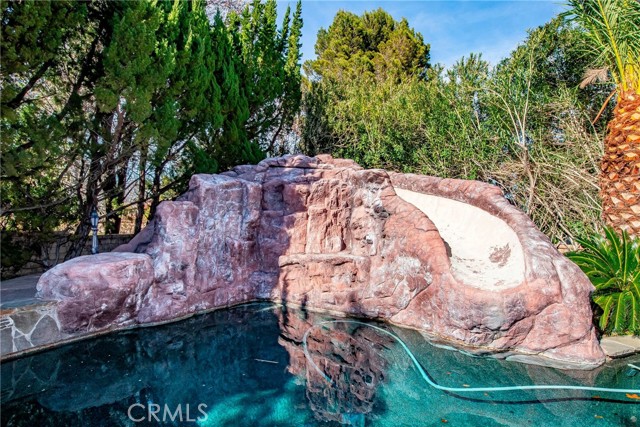 41504 Mission Drive, Palmdale CA: https://media.crmls.org/medias/16f4d6e7-e95b-40bd-97f2-6169ba488a4c.jpg