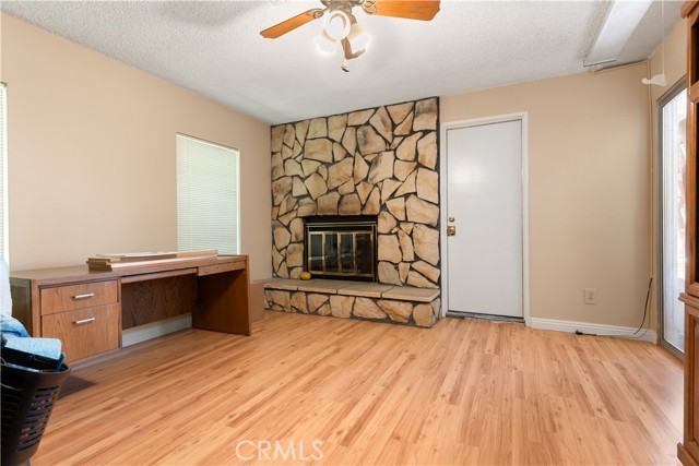 3419 Crest Drive, Bakersfield CA: https://media.crmls.org/medias/16f5216d-460f-4e7e-9a63-956b3277b1ac.jpg