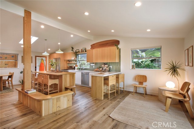 305 Bowling Green Drive, Costa Mesa CA: https://media.crmls.org/medias/16f5920e-eb01-4a5b-a3dc-03fa31206895.jpg