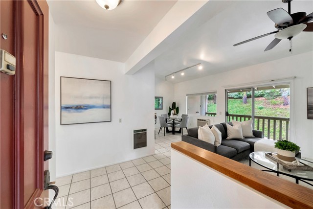 Detail Gallery Image 4 of 34 For 23251 La Glorieta #66,  Mission Viejo,  CA 92691 - 2 Beds | 1 Baths
