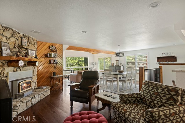 221 Darfo Drive, Crestline CA: https://media.crmls.org/medias/16f6c694-15b2-4f70-8bae-4447bc2e3e3b.jpg