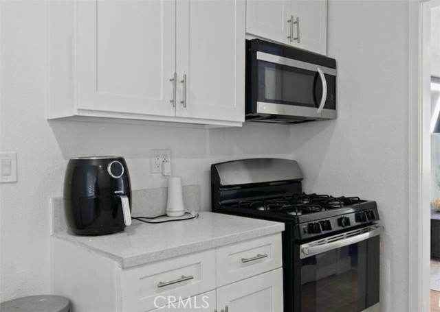 Detail Gallery Image 5 of 10 For 9816 S Hoover St, Los Angeles,  CA 90044 - 1 Beds | 1 Baths