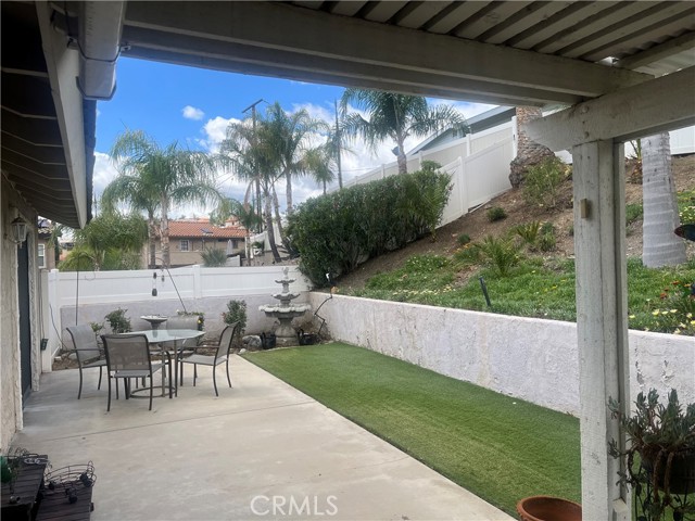 29183 Yosemite Place, Canyon Lake CA: https://media.crmls.org/medias/16f75f3d-dba7-4ae3-87e4-79dc431f25a4.jpg