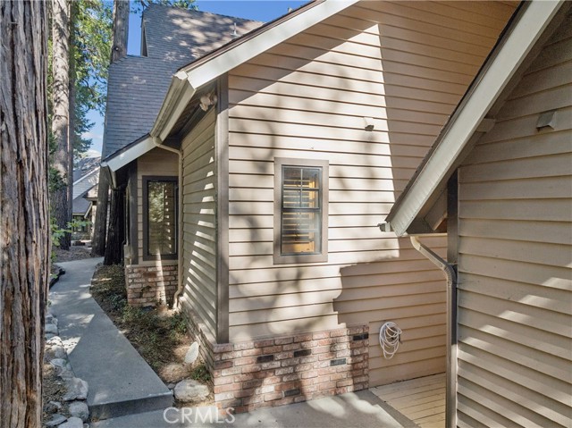 27496 White Fir Drive, Lake Arrowhead, CA 92352