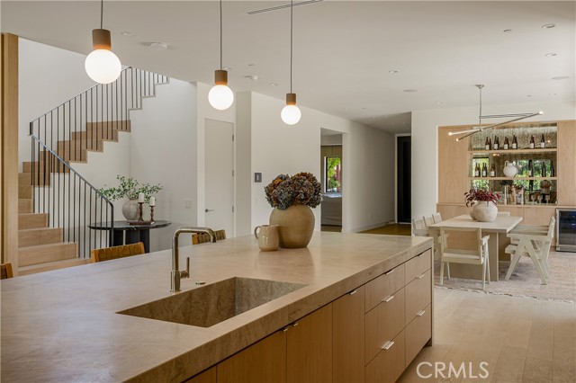 Detail Gallery Image 7 of 62 For 12335 Otsego St, Valley Village,  CA 91607 - 5 Beds | 6/1 Baths