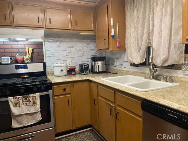 Detail Gallery Image 9 of 28 For 8600 Contreras Street #35,  Paramount,  CA 90723 - 2 Beds | 2 Baths