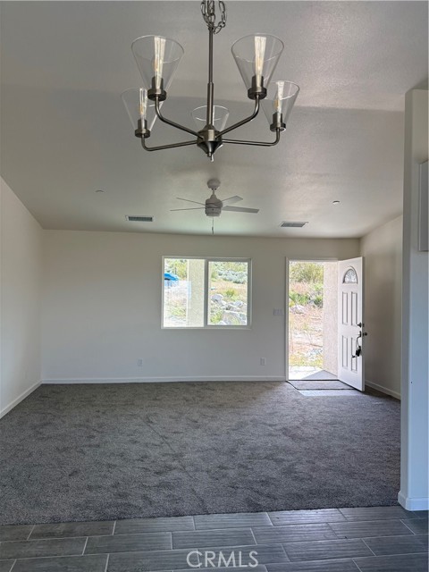 Detail Gallery Image 4 of 18 For 32224 Emerald, Lucerne Valley,  CA 92356 - 3 Beds | 2 Baths