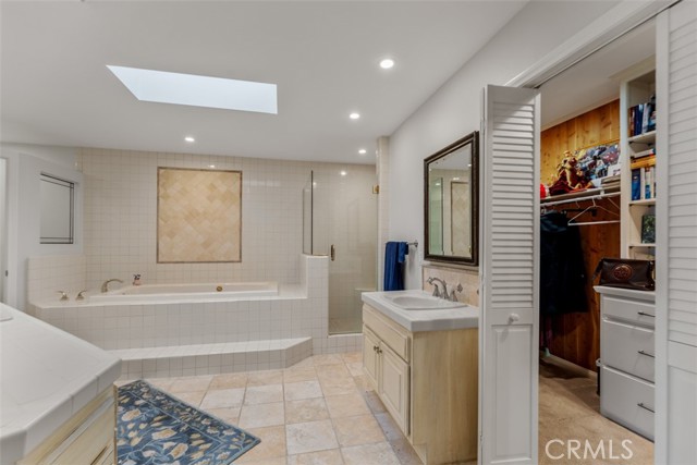 Detail Gallery Image 18 of 31 For 4501 Roxbury Rd, Corona Del Mar,  CA 92625 - 3 Beds | 3/1 Baths