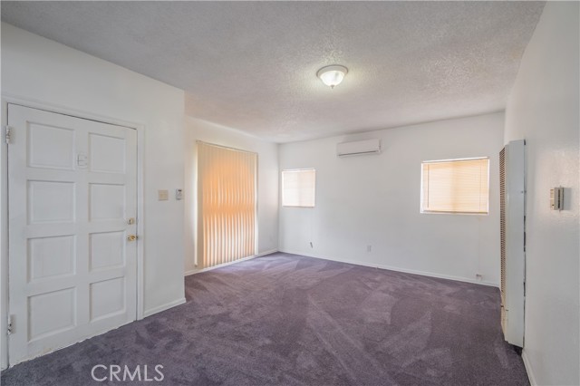 Detail Gallery Image 5 of 26 For 144 W 101st St, Los Angeles,  CA 90003 - 3 Beds | 2 Baths