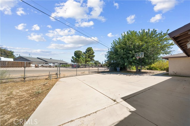 7684 Oakwood Ave, Hesperia, CA 92345 photo 15