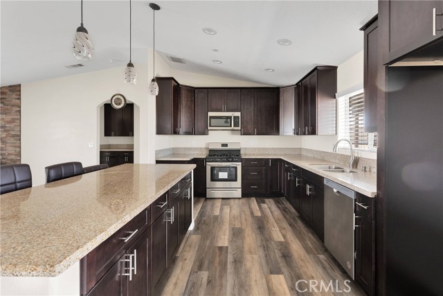 11436 Amethyst Road, Victorville CA: https://media.crmls.org/medias/16fc2d21-4379-43d3-a872-e669300bd5ad.jpg
