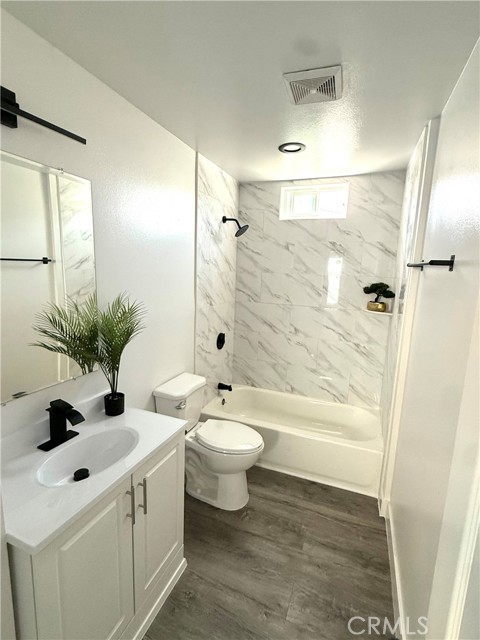 8624 Graham Avenue, Los Angeles CA: https://media.crmls.org/medias/16fc3a2b-d385-4758-a7bf-5a8b693aba1a.jpg