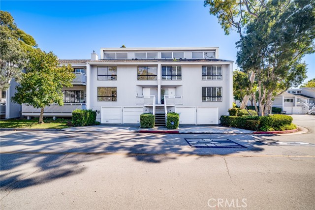 Detail Gallery Image 25 of 27 For 102 Intrepid, Newport Beach,  CA 92663 - 4 Beds | 3 Baths