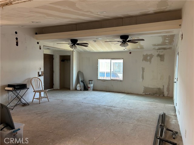 Detail Gallery Image 5 of 10 For 21801 Mesquite, California City,  CA 93505 - 3 Beds | 2 Baths