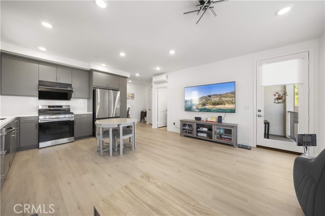 Front Image Thumbnail for CROC26087061