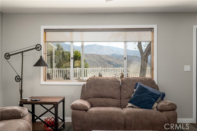 44718 Palm Avenue, Hemet CA: https://media.crmls.org/medias/170053f3-358a-4272-a584-974dc9145d85.jpg