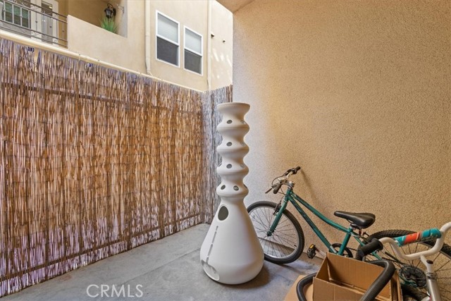 Detail Gallery Image 28 of 31 For 12026 Hoffman Steet #101,  Studio City,  CA 91604 - 3 Beds | 3 Baths