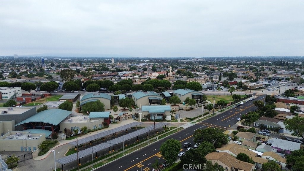 https://media.crmls.org/medias/170082d8-3aef-433c-b12a-1bd33d8f807e.jpg?preset=X-Large