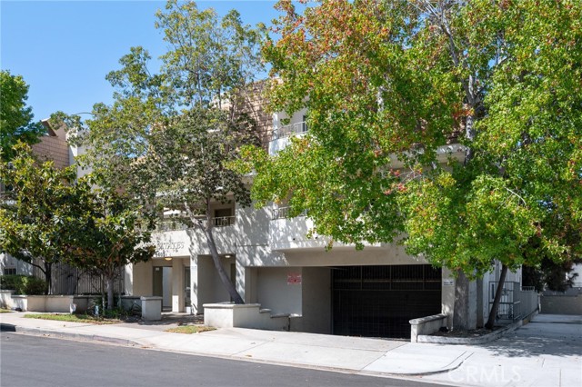 1401 N Greenbrier Road, Long Beach CA: https://media.crmls.org/medias/17013175-2ce6-4d6b-9548-33facc76b254.jpg