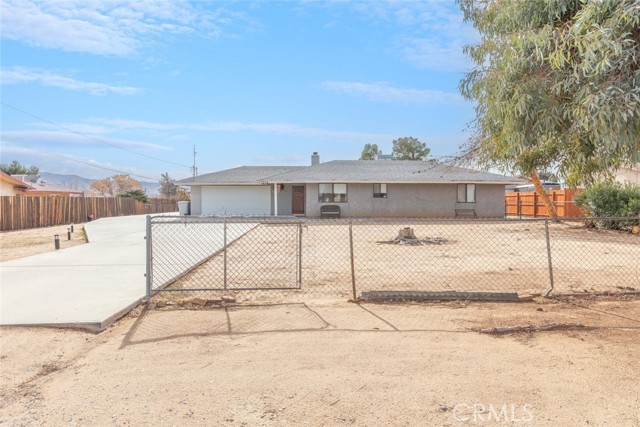 17733 Fresno Street, Hesperia CA: https://media.crmls.org/medias/1701aa19-7bea-46f2-bec6-1b1136b0824a.jpg