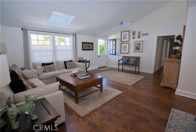 Detail Gallery Image 7 of 65 For 1736 Bayport Way, Newport Beach,  CA 92660 - 4 Beds | 3/1 Baths