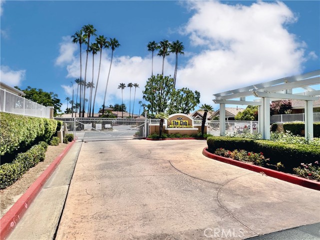 26933 Circus Drive, Menifee CA: https://media.crmls.org/medias/17037442-56c8-4c0e-81aa-015228033104.jpg