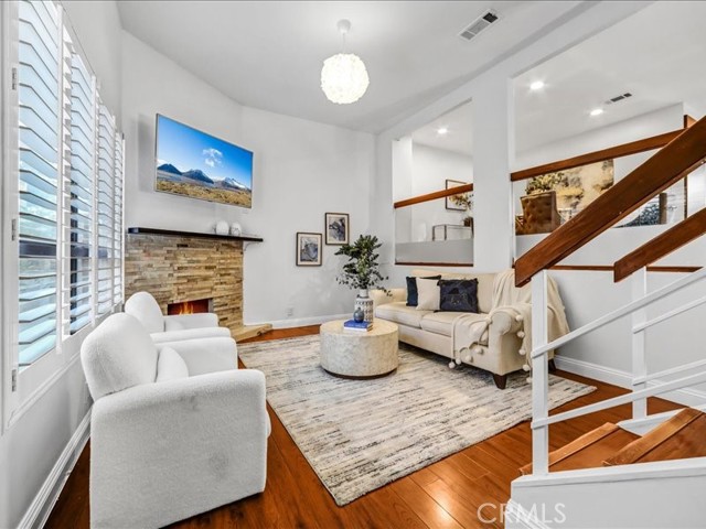 Detail Gallery Image 4 of 25 For 212 N Stoneman Ave #C,  Alhambra,  CA 91801 - 3 Beds | 2/1 Baths