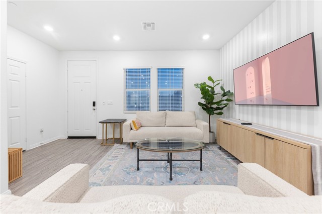 3957 E Huntington, Ontario CA: https://media.crmls.org/medias/170506cd-3fd9-4acc-850e-b97f9ba1e148.jpg