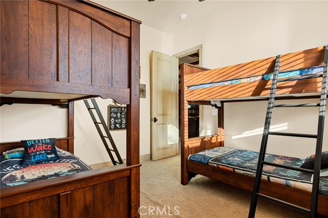 Detail Gallery Image 27 of 44 For 27920 Matterhorn, Lake Arrowhead,  CA 92352 - 5 Beds | 3/1 Baths