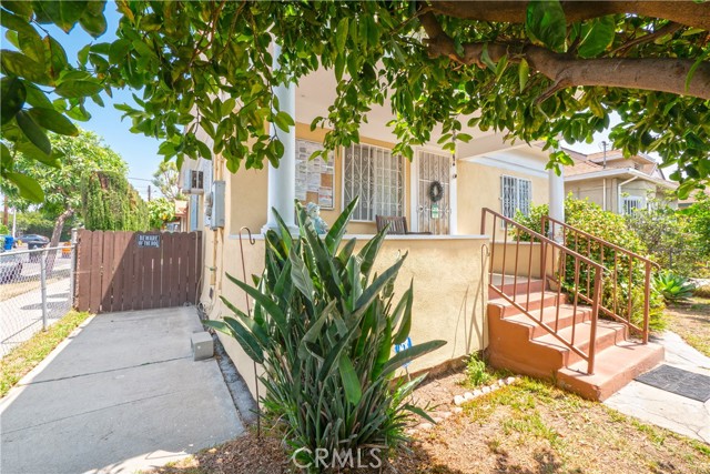 1203 E 33rd Street, Los Angeles CA: https://media.crmls.org/medias/170656c7-655c-4d4c-99ca-8bee43265074.jpg