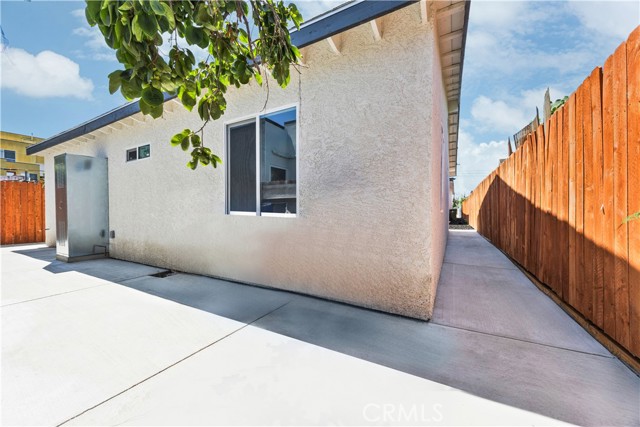 123 W 56th Street, Los Angeles CA: https://media.crmls.org/medias/1706eaae-4899-4f8a-9c0f-643496675166.jpg