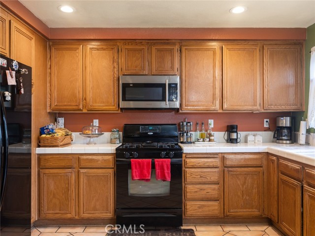 Detail Gallery Image 14 of 45 For 1833 Mirador Dr, Azusa,  CA 91702 - 4 Beds | 3 Baths
