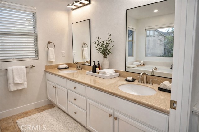 Detail Gallery Image 18 of 39 For 858 Calaveras, Corona,  CA 92878 - 4 Beds | 2/1 Baths