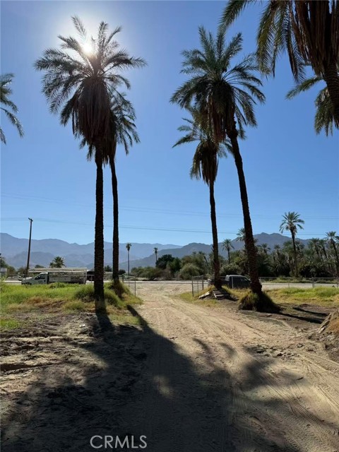 Detail Gallery Image 9 of 11 For 66820 Harrison, Thermal,  CA 92274 - 5 Beds | 2/1 Baths